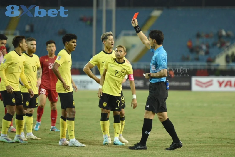 Kèo cầu thủ nhận thẻ phạt (Player to be Booked) là gì?